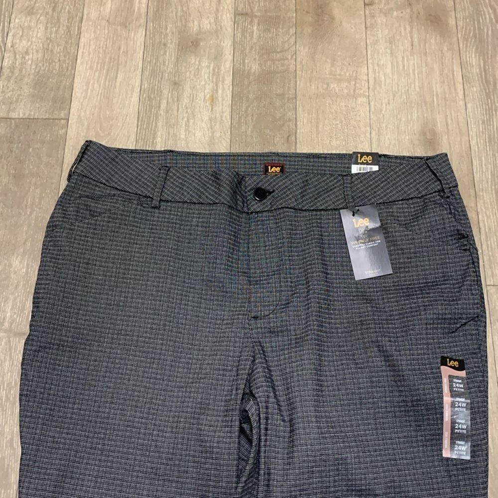 Womens NWT LEE Plus Straight Mid Rise Wrinkle Free Casual Dress Pants - Picture 3 of 7